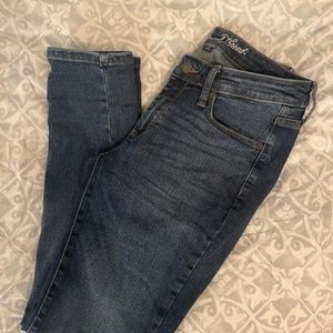 Universal Thread Curvy Skinny Jeans--Size 6/28S